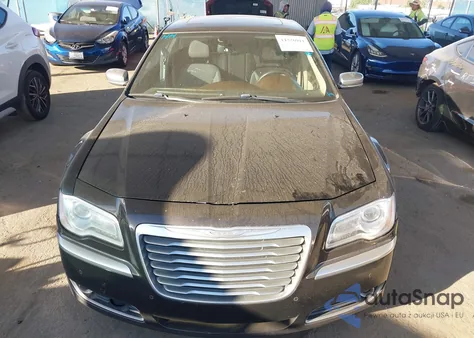 2012 Chrysler 300C Luxury Series z USA, uszkodzony, nr VIN 2C3CCAPTXCH227744